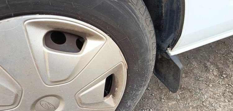 FORD TRANSIT NON ROULANT  EY-402-CW