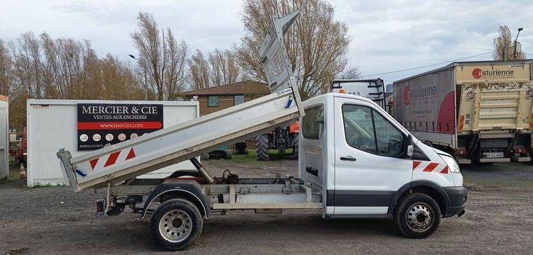 FORD TRANSIT BENNE  FA-675-QT