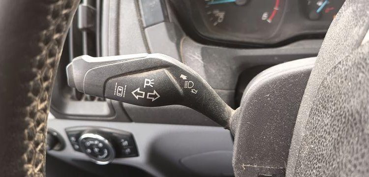 FORD TRANSIT BENNE  FA-675-QT