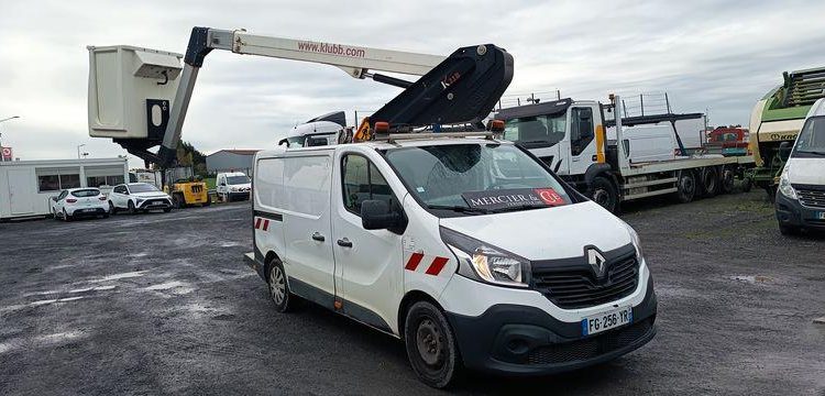 RENAULT TRAFIC NACELLE  FG-256-YR