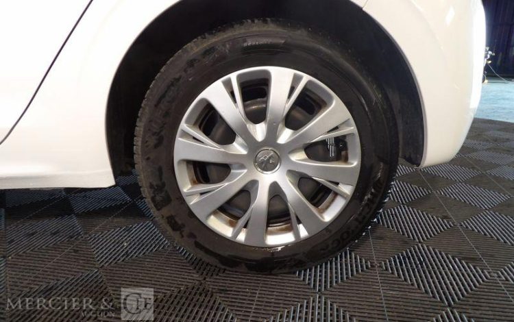 PEUGEOT 208 AFF 100CH BLANC FN-138-HW