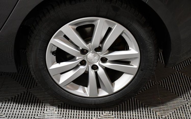 PEUGEOT 308 ACTIVE BUSINESS II (T9) PHASE2 1.5 BLUEHDi 16V EAT8 S&S 130CV – DIESEL – GRIS FS-213-GS