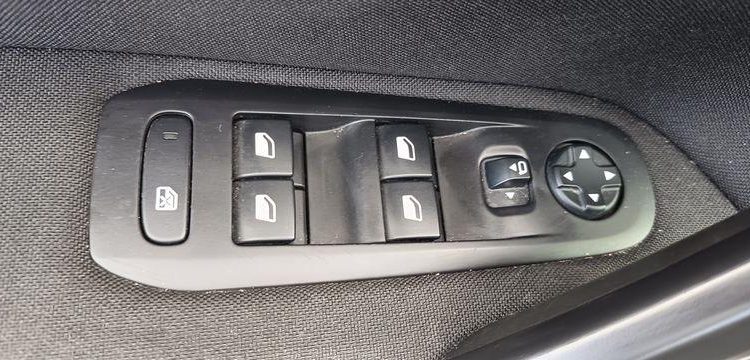 PEUGEOT 308 ACTIVE BUSINESS II (T9) PHASE2 1.5 BLUEHDi 16V EAT8 S&S 130CV – DIESEL – GRIS FS-213-GS