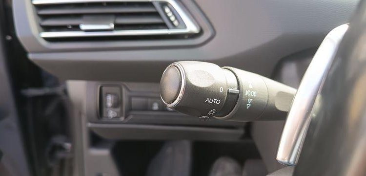 PEUGEOT 308 ACTIVE BUSINESS II (T9) PHASE2 1.5 BLUEHDi 16V EAT8 S&S 130CV – DIESEL – GRIS FS-213-GS