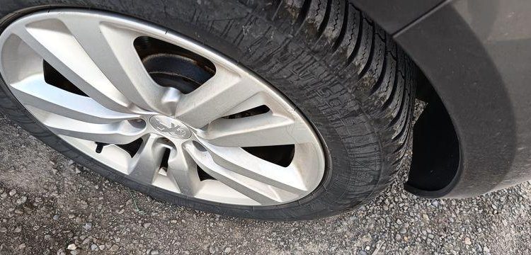 PEUGEOT 308 ACTIVE BUSINESS II (T9) PHASE2 1.5 BLUEHDi 16V EAT8 S&S 130CV – DIESEL – GRIS FS-213-GS