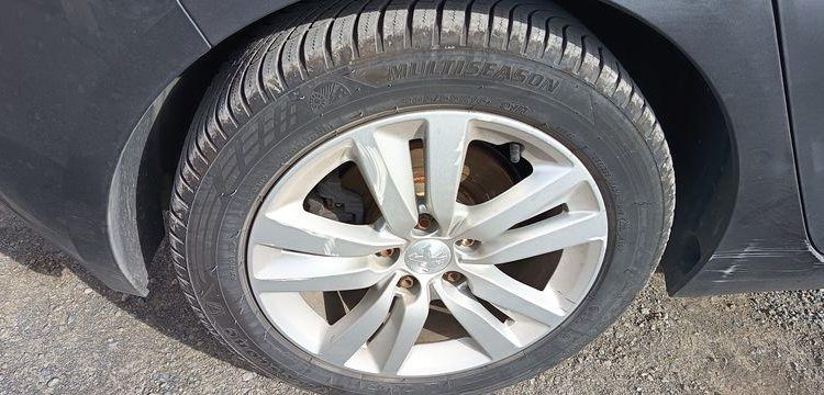 PEUGEOT 308 ACTIVE BUSINESS II (T9) PHASE2 1.5 BLUEHDi 16V EAT8 S&S 130CV – DIESEL – GRIS FS-213-GS