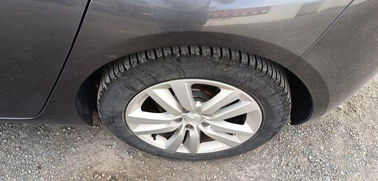 PEUGEOT 308 ACTIVE BUSINESS II (T9) PHASE2 1.5 BLUEHDi 16V EAT8 S&S 130CV – DIESEL – GRIS FS-213-GS