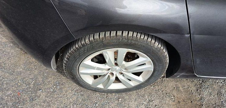 PEUGEOT 308 ACTIVE BUSINESS II (T9) PHASE2 1.5 BLUEHDi 16V EAT8 S&S 130CV – DIESEL – GRIS FS-213-GS