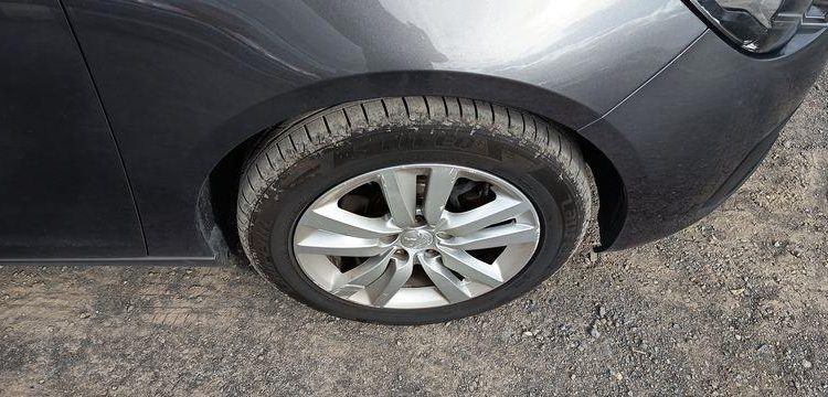 PEUGEOT 308 ACTIVE BUSINESS II (T9) PHASE2 1.5 BLUEHDi 16V EAT8 S&S 130CV – DIESEL – GRIS FS-213-GS