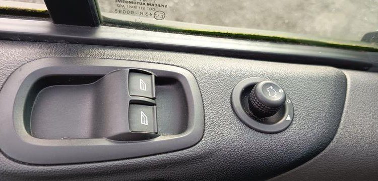 FORD TRANSIT NON ROULANT  GD-660-BT