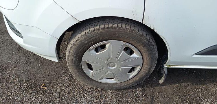 FORD TRANSIT NON ROULANT  GD-660-BT