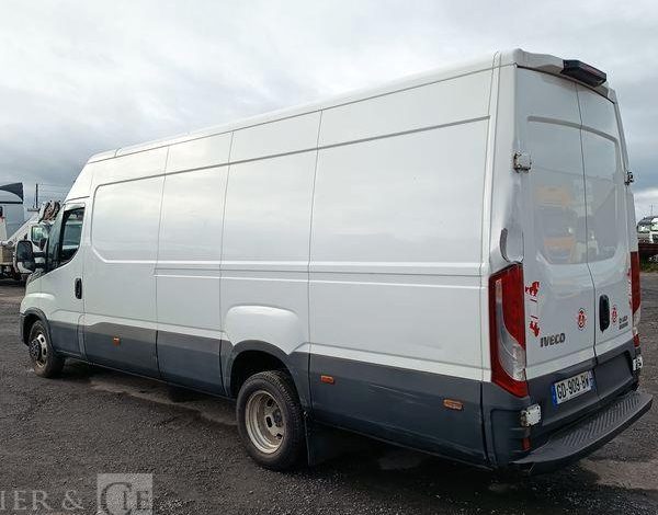 IVECO DAILY VI 35C16 2,3D 16 V – DIESEL – 270276 KMS – ANNEE 2021 BLANC GD-909-BW
