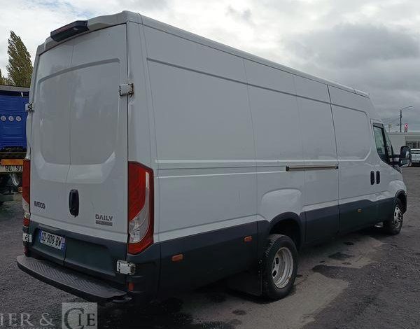 IVECO DAILY VI 35C16 2,3D 16 V – DIESEL – 270276 KMS – ANNEE 2021 BLANC GD-909-BW