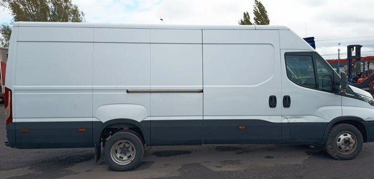 IVECO DAILY VI 35C16 2,3D 16 V – DIESEL – 270276 KMS – ANNEE 2021 BLANC GD-909-BW