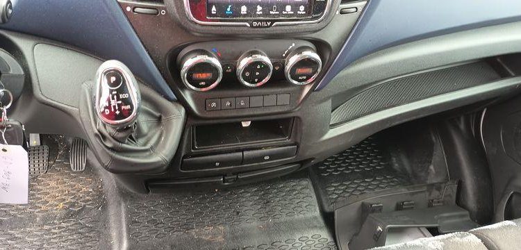 IVECO DAILY VI 35C16 2,3D 16 V – DIESEL – 270276 KMS – ANNEE 2021 BLANC GD-909-BW