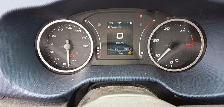 IVECO DAILY VI 35C16 2,3D 16 V – DIESEL – 270276 KMS – ANNEE 2021 BLANC GD-909-BW