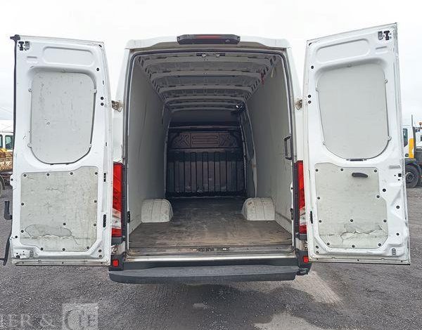 IVECO DAILY VI 35C16 2,3D 16 V – DIESEL – 270276 KMS – ANNEE 2021 BLANC GD-909-BW