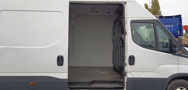 IVECO DAILY VI 35C14 2,3D 16V HI-MATIC – DIESEL – 289500 KMS – ANNEE 2022 BLANC GE-333-ND