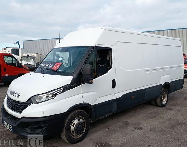 IVECO DAILY VI 35C16 2,3 D 16V HI – MATIC 156 CV – BOITE AUTO – DIESEL – 263107 KMS BLANC GE-649-AB