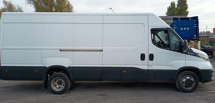 IVECO DAILY VI 35C16 2,3 D 16V HI – MATIC 156 CV – BOITE AUTO – DIESEL – 263107 KMS BLANC GE-649-AB