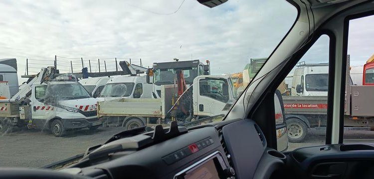 IVECO DAILY VI 35C16 2,3 D 16V HI – MATIC 156 CV – BOITE AUTO – DIESEL – 263107 KMS BLANC GE-649-AB