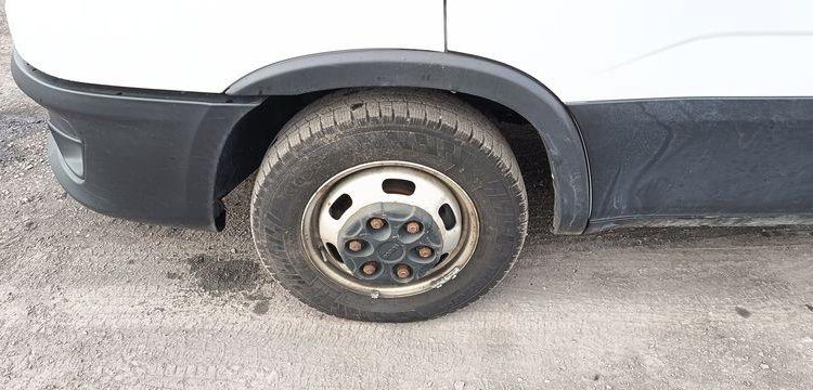 IVECO DAILY VI 35C16 2,3 D 16V HI – MATIC 156 CV – BOITE AUTO – DIESEL – 263107 KMS BLANC GE-649-AB