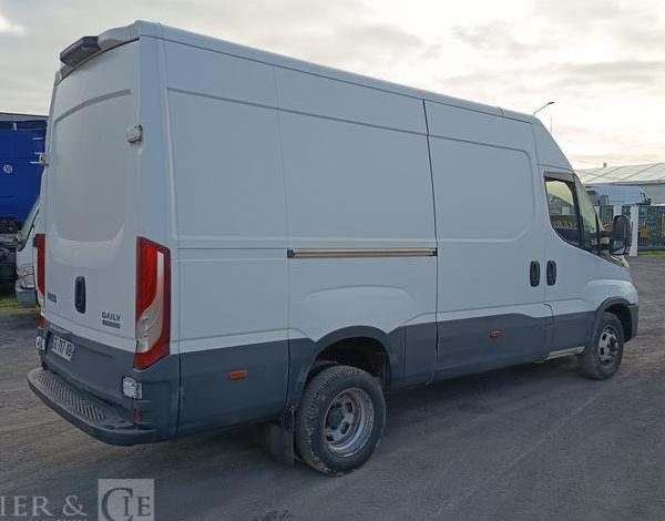 IVECO DAILY VI 35C14 2,3 D 16V HI-MATIC 156 CV – BOITE AUTO – DIESEL – 119802 KMS BLANC GE-767-AB