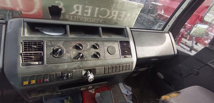 MAN PORTE ENGIN BLANC GT-826-LJ