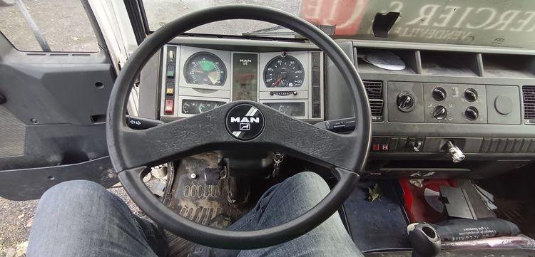 MAN PORTE ENGIN BLANC GT-826-LJ