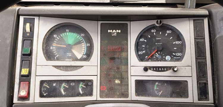 MAN PORTE ENGIN BLANC GT-826-LJ