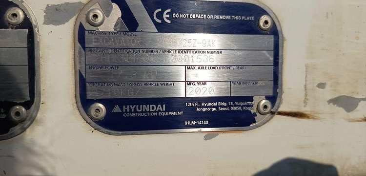 HYUNDAI MINI PELLE SUR CHENILLES 2,7 TONNES  ROB1536