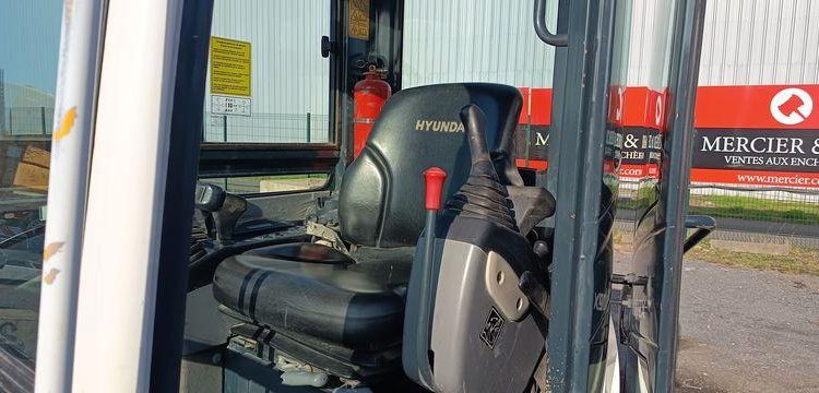 HYUNDAI MINI PELLE SUR CHENILLES 2,7 TONNES  ROB1536