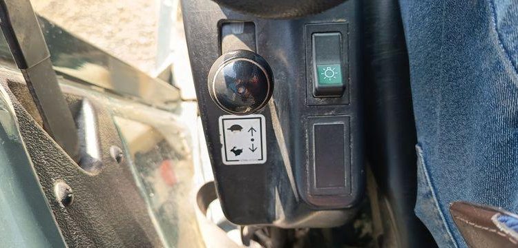 HYUNDAI MINI PELLE SUR CHENILLES 2,7 TONNES  ROB1536