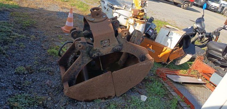 HYUNDAI MINI PELLE SUR CHENILLES 2,7 TONNES  ROB1536