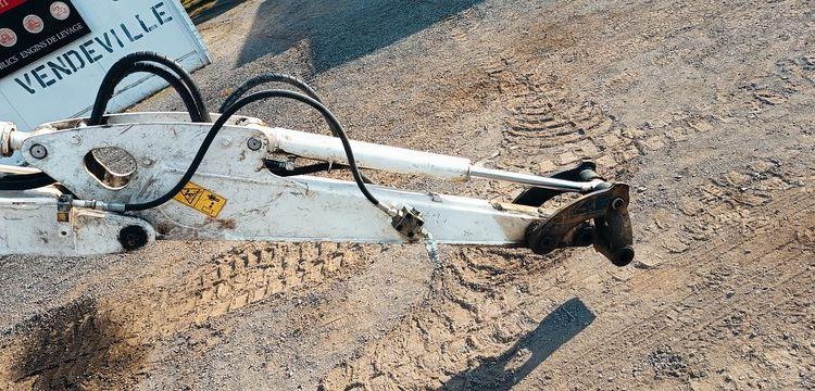 HYUNDAI MINI PELLE SUR CHENILLES 2,7 TONNES  ROB1536