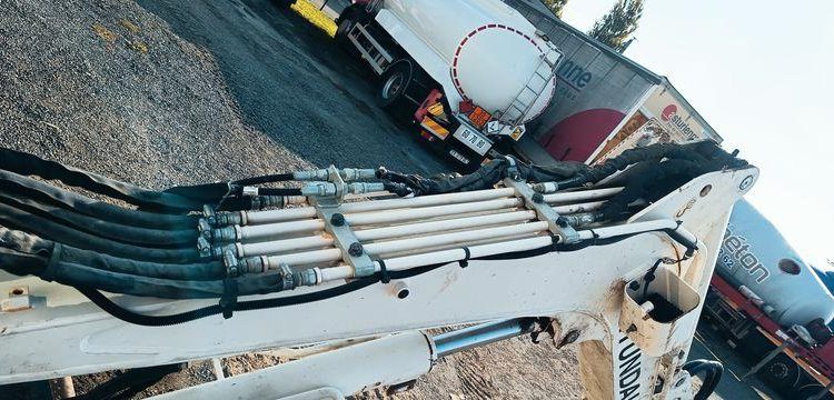 HYUNDAI MINI PELLE SUR CHENILLES 2,7 TONNES  ROB1536
