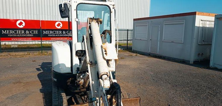 HYUNDAI MINI PELLE SUR CHENILLES 2,7 TONNES  ROB1536