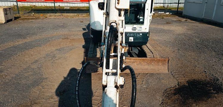 HYUNDAI MINI PELLE SUR CHENILLES 2,7 TONNES  ROB1536