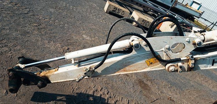 HYUNDAI MINI PELLE SUR CHENILLES 2,7 TONNES  ROB1536