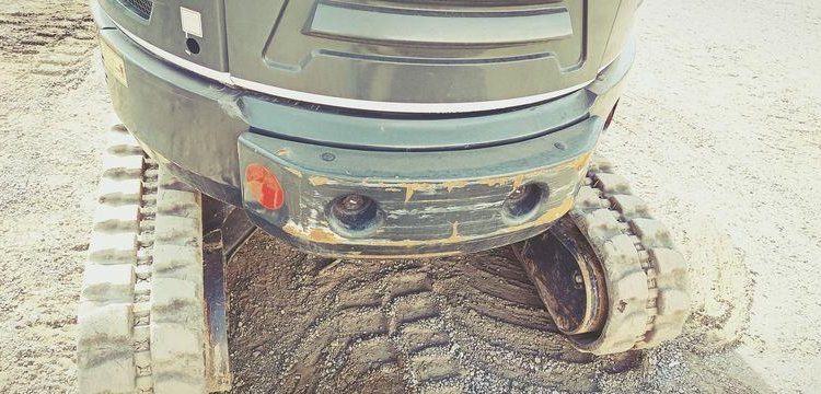 HYUNDAI MINI PELLE SUR CHENILLES 2,7 TONNES  ROB1536