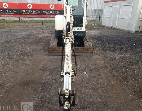 HYUNDAI MINI PELLE SUR CHENILLE 3,8 TONNES  ROB1805