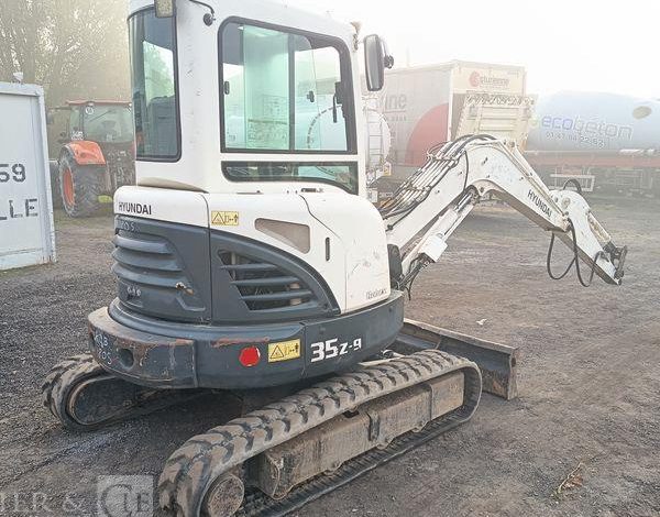 HYUNDAI MINI PELLE SUR CHENILLE 3,8 TONNES  ROB1805