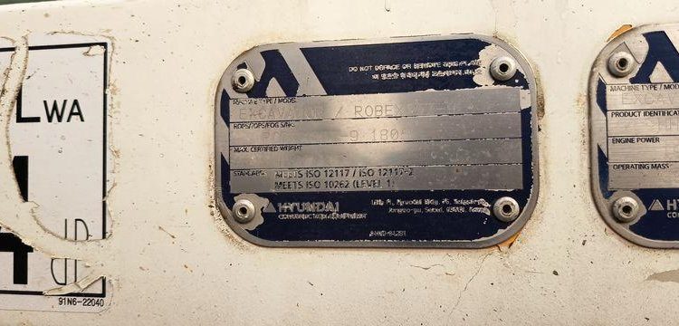 HYUNDAI MINI PELLE SUR CHENILLE 3,8 TONNES  ROB1805
