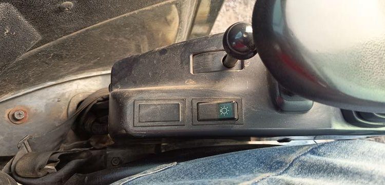 HYUNDAI MINI PELLE SUR CHENILLE 3,8 TONNES  ROB1805