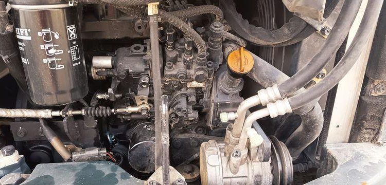 HYUNDAI MINI PELLE SUR CHENILLE 3,8 TONNES  ROB1805