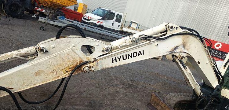 HYUNDAI MINI PELLE SUR CHENILLE 3,8 TONNES  ROB1805
