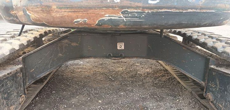 HYUNDAI MINI PELLE SUR CHENILLE 3,8 TONNES  ROB1805