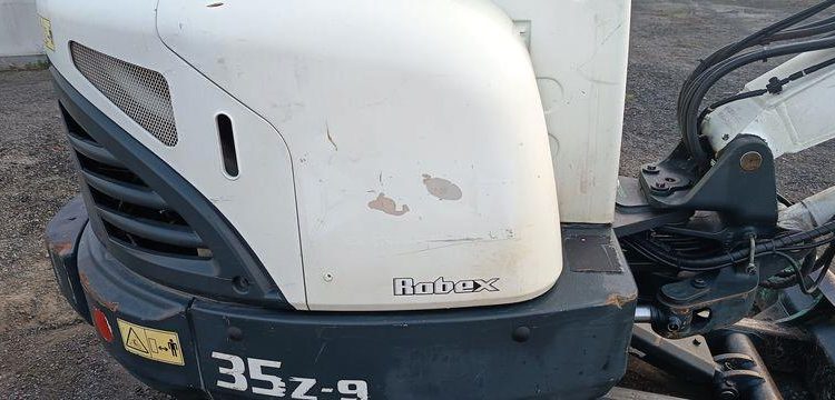 HYUNDAI MINI PELLE SUR CHENILLE 3,8 TONNES  ROB1805