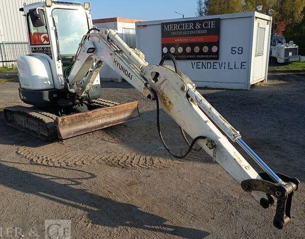 HYUNDAI MINI PELLE SUR CHENILLES 3,8 TONNES  ROB1812