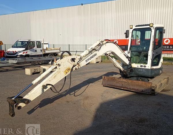 HYUNDAI MINI PELLE SUR CHENILLES 3,8 TONNES  ROB1812